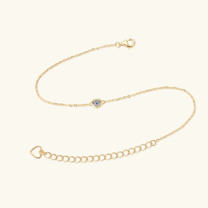 Silver bracelet with moissanite
