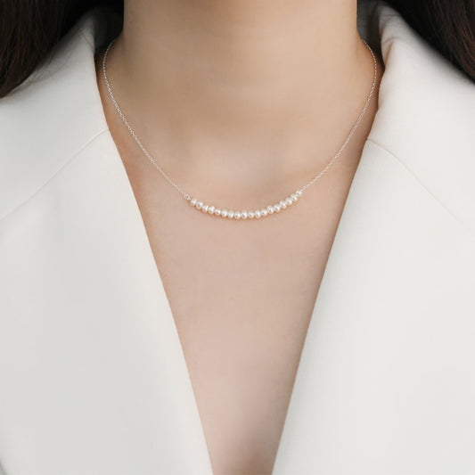 Silver necklace with pearls