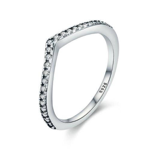 Ring with zirconium
