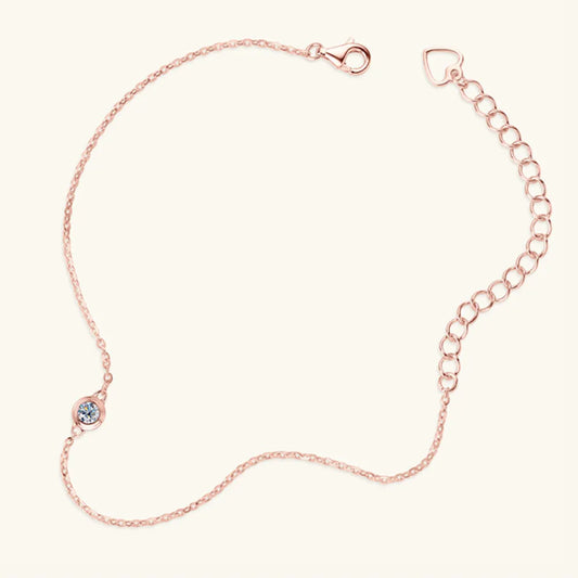 Silver bracelet with moissanite