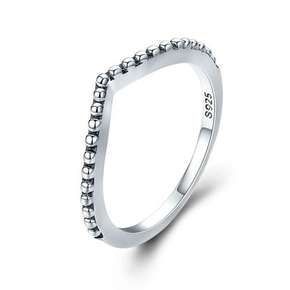 Ring with zirconium